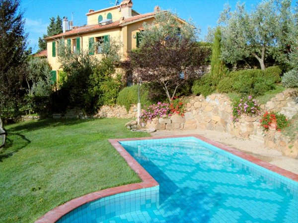 casa indipendente in vendita a Lamporecchio in zona Porciano