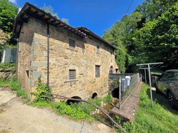 casa indipendente in vendita a Lamporecchio