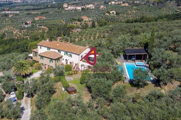 casa indipendente in vendita a Lamporecchio
