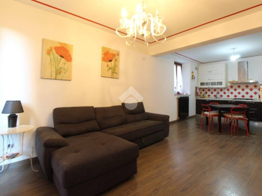 casa indipendente in vendita a Lamporecchio