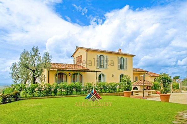 casa indipendente in vendita a Lamporecchio