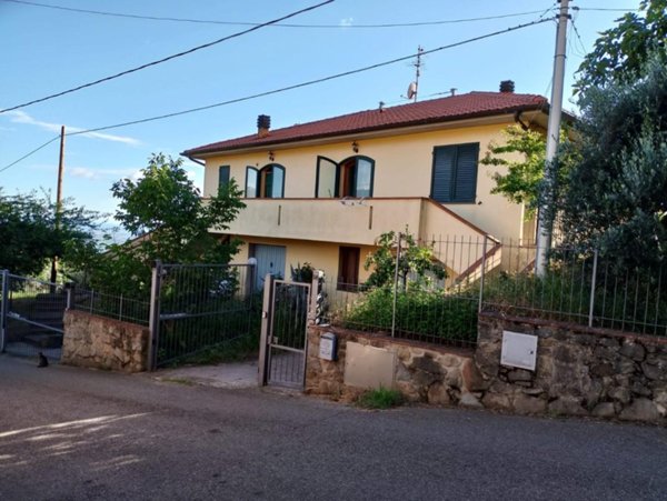 appartamento in vendita a Lamporecchio in zona San Baronto