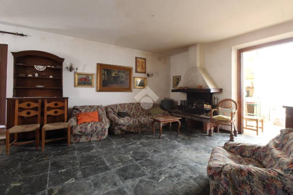 casa indipendente in vendita a Lamporecchio