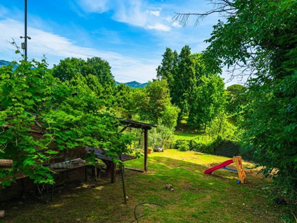 casa indipendente in vendita a Lamporecchio