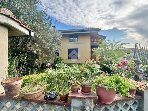 casa indipendente in vendita a Lamporecchio
