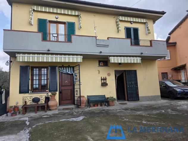 casa indipendente in vendita a Lamporecchio