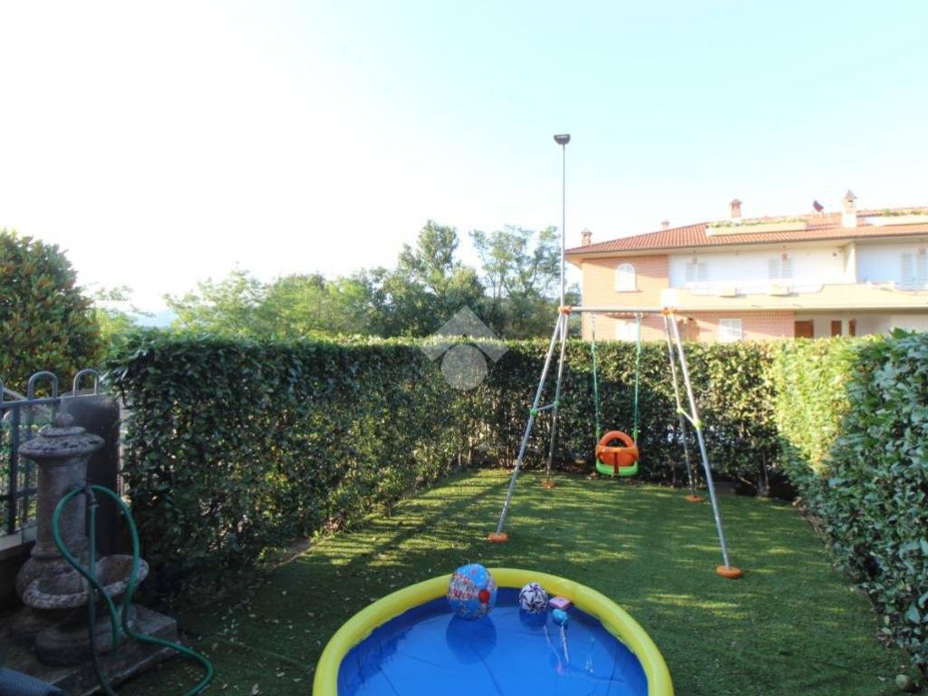 casa indipendente in vendita a Lamporecchio