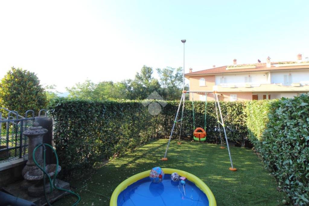 casa indipendente in vendita a Lamporecchio