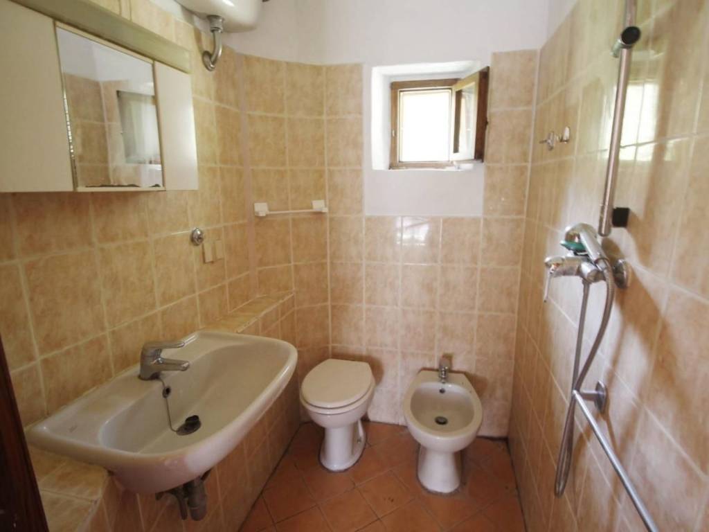 casa indipendente in vendita a Lamporecchio