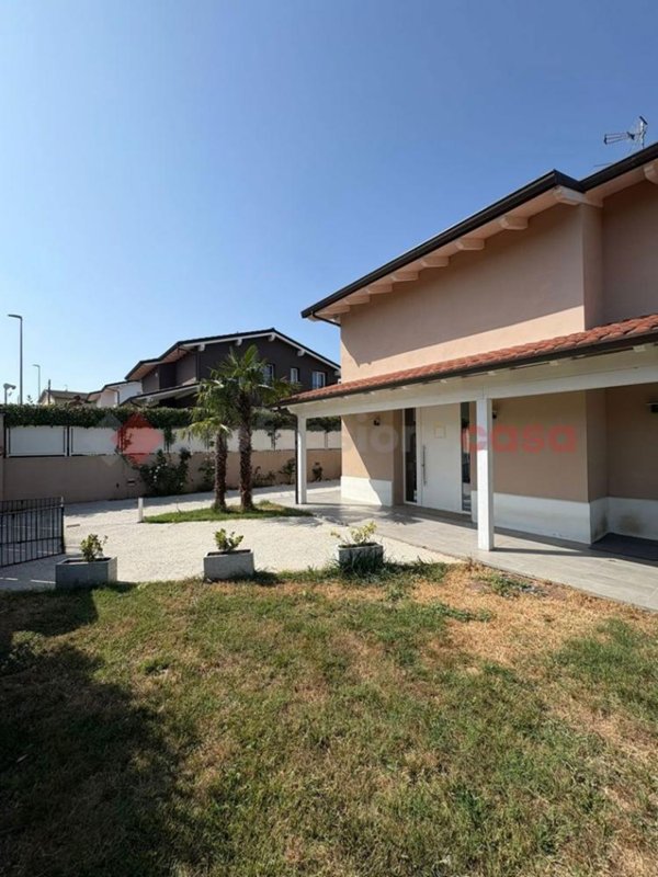 casa indipendente in vendita a Lamporecchio in zona Mastromarco