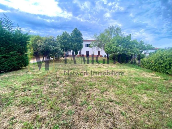 casa indipendente in vendita a Lamporecchio