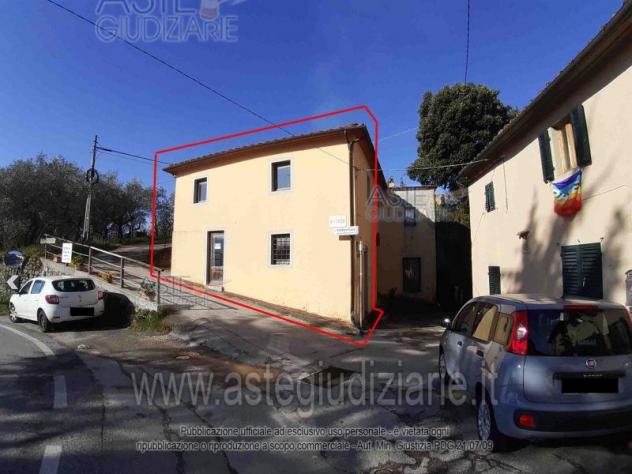 casa indipendente in vendita a Lamporecchio