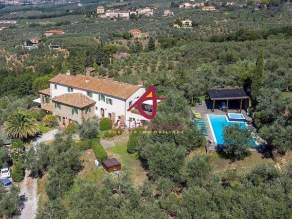 casa indipendente in vendita a Lamporecchio