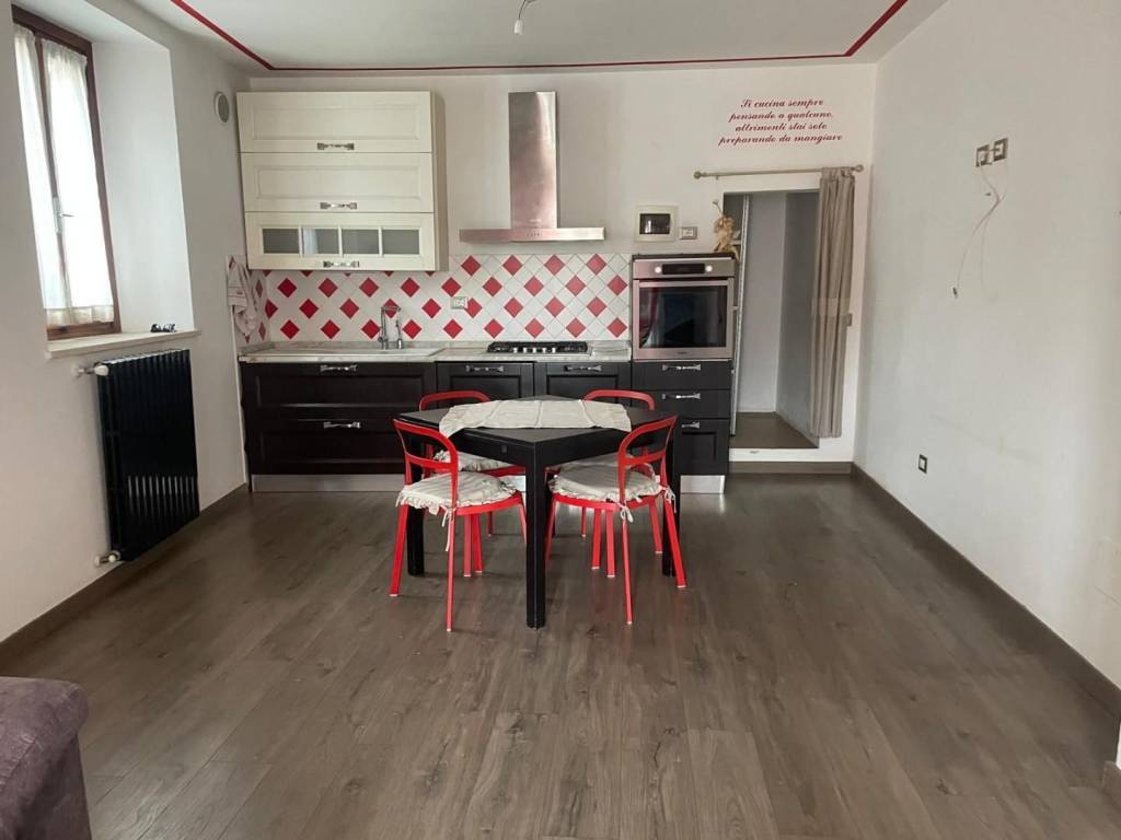 casa indipendente in vendita a Lamporecchio