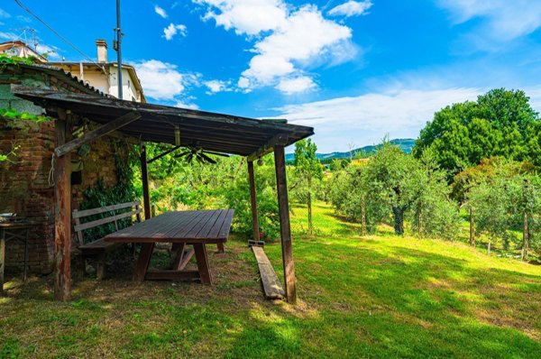 casa indipendente in vendita a Lamporecchio