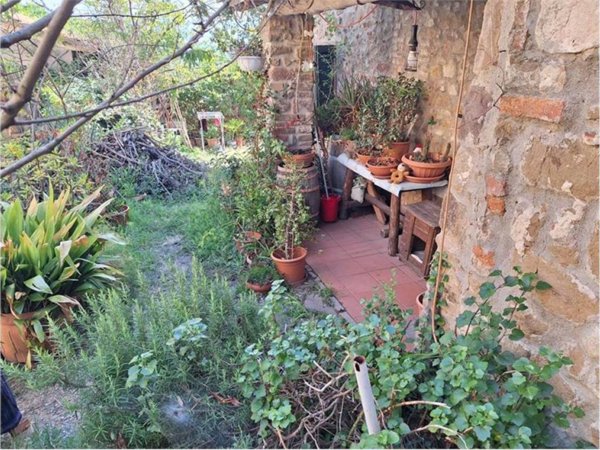 casa indipendente in vendita a Lamporecchio in zona San Baronto