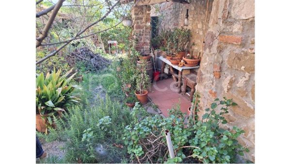 casa indipendente in vendita a Lamporecchio in zona San Baronto