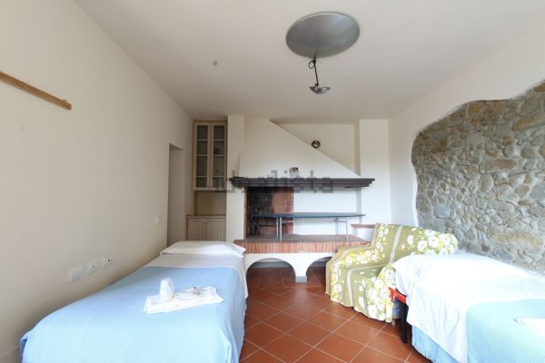 casa indipendente in vendita a Lamporecchio in zona Borgano