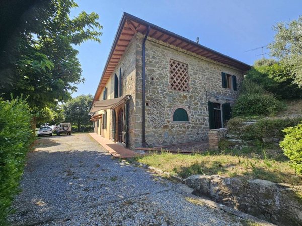 casa indipendente in vendita a Lamporecchio in zona San Baronto
