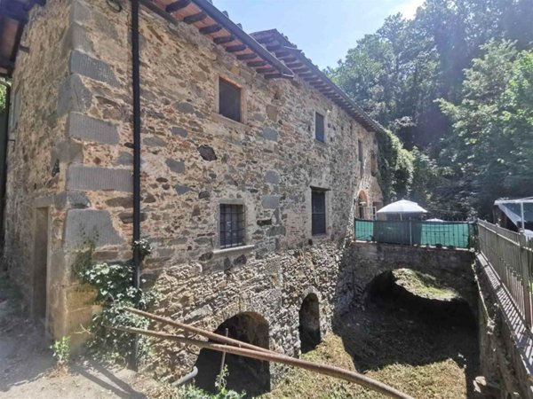 casale in vendita a Lamporecchio