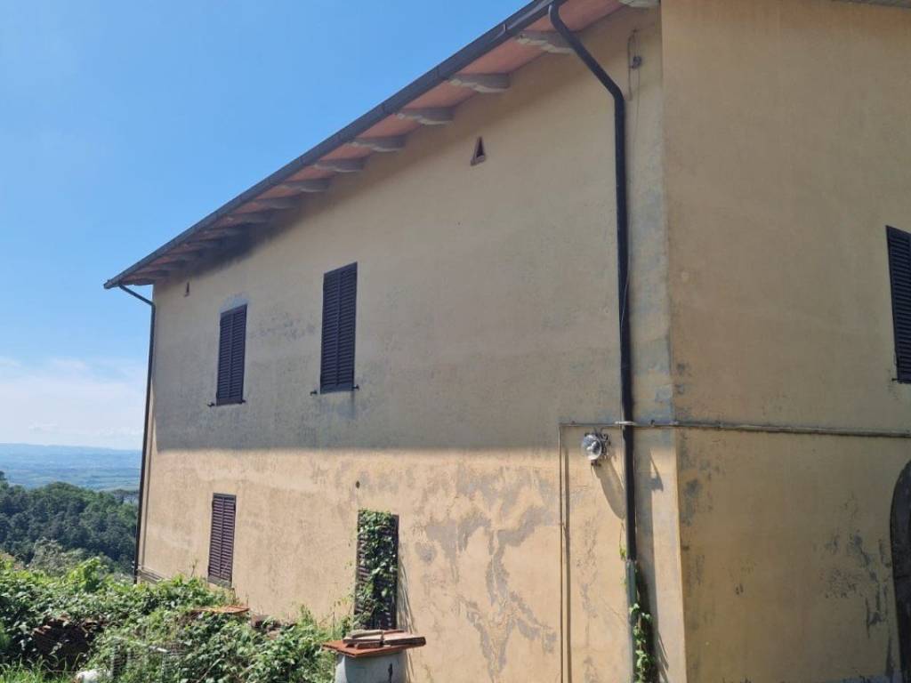 casa indipendente in vendita a Lamporecchio in zona San Baronto
