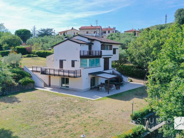 casa indipendente in vendita a Lamporecchio in zona San Baronto