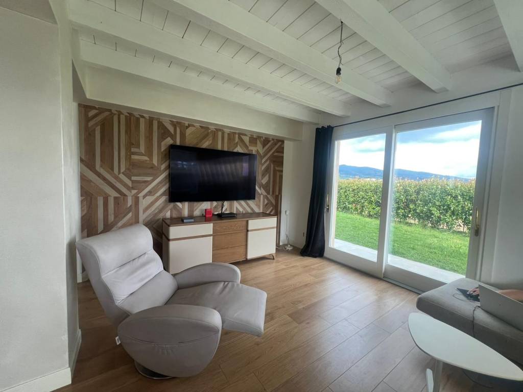 casa indipendente in vendita a Lamporecchio