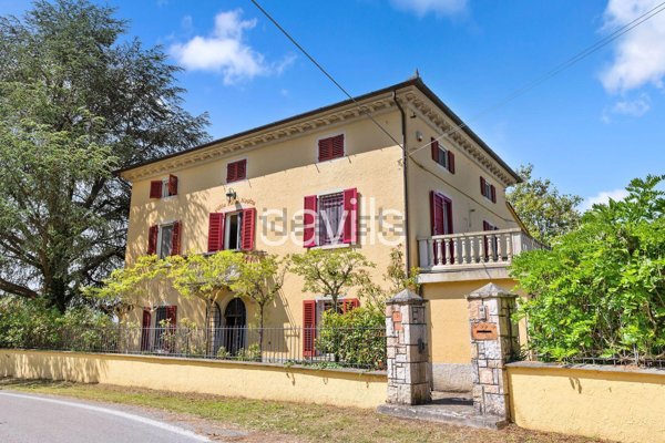 casa indipendente in vendita a Lamporecchio in zona Porciano