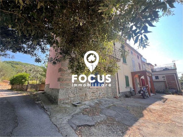 esavano in vendita a Lamporecchio in zona San Baronto