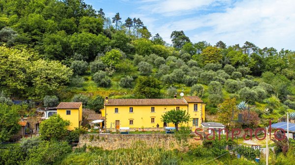 casa indipendente in vendita a Lamporecchio in zona San Baronto
