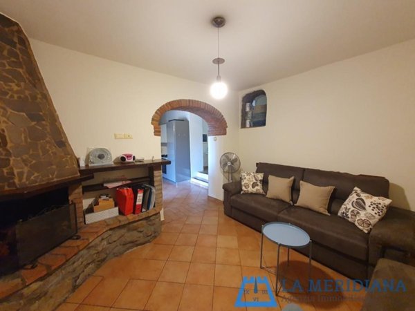 casa indipendente in vendita a Lamporecchio