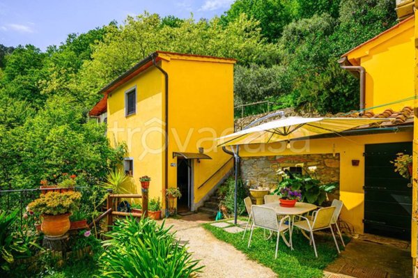 casa indipendente in vendita a Lamporecchio in zona San Baronto