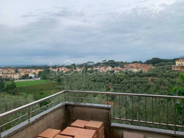 casa indipendente in vendita a Lamporecchio