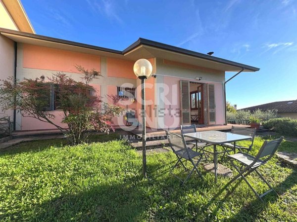 casa indipendente in vendita a Lamporecchio