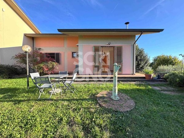 casa indipendente in vendita a Lamporecchio