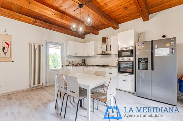 casa indipendente in vendita a Lamporecchio