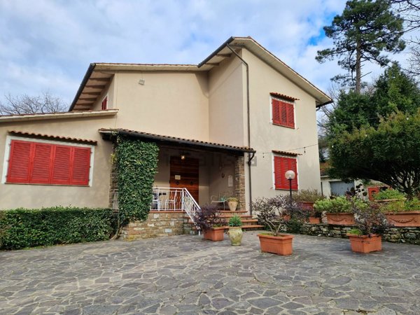 casa indipendente in vendita a Lamporecchio in zona San Baronto