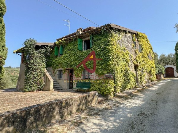 casale in vendita a Lamporecchio