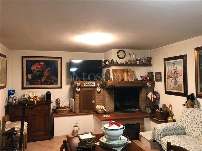 casa indipendente in vendita a Lamporecchio