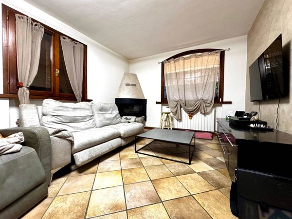 casa indipendente in vendita a Lamporecchio in zona Mastromarco