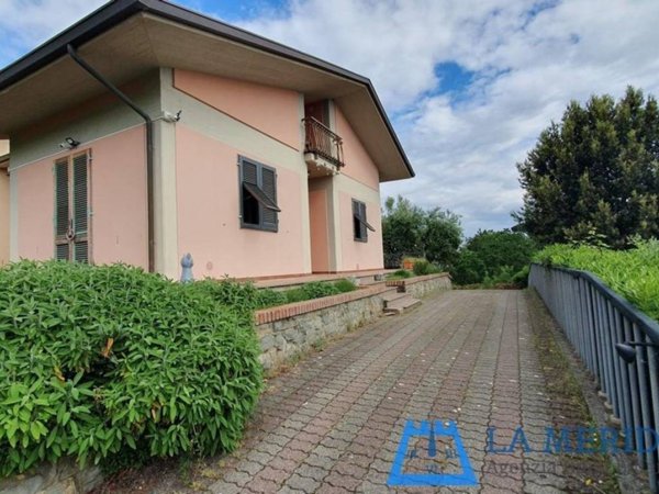 casa indipendente in vendita a Lamporecchio