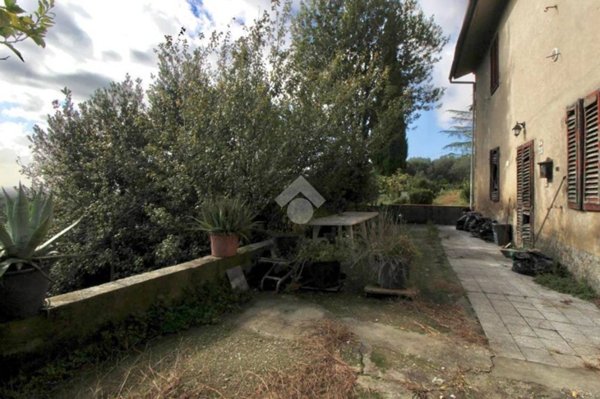 casa indipendente in vendita a Lamporecchio