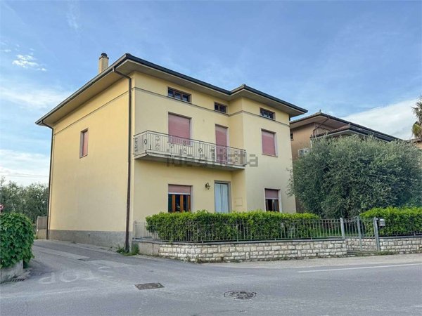 casa indipendente in vendita a Lamporecchio