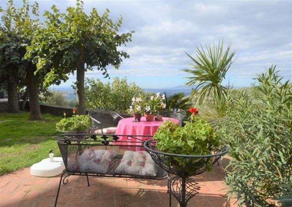 casa indipendente in vendita a Lamporecchio