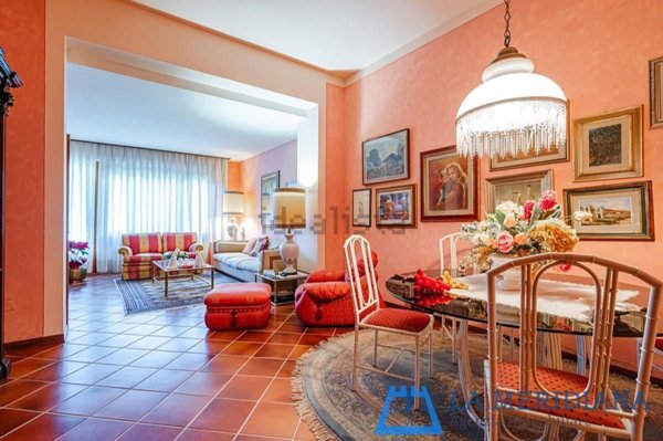 casa indipendente in vendita a Lamporecchio