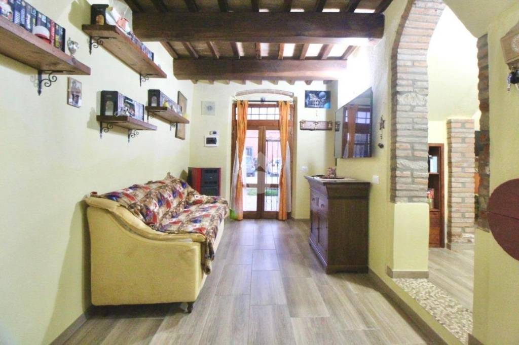 casa indipendente in vendita a Lamporecchio