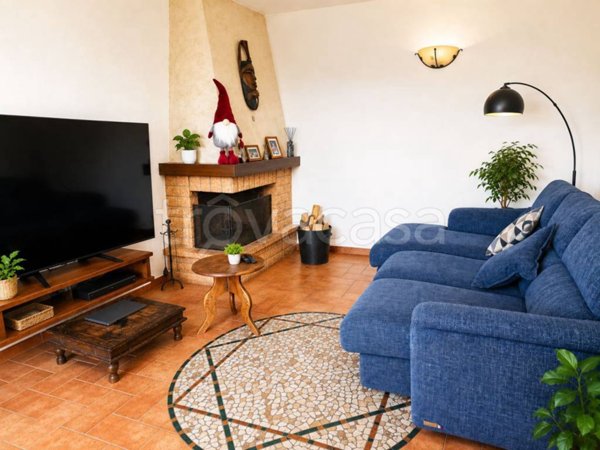 casa indipendente in vendita a Lamporecchio
