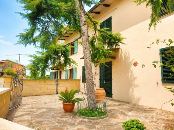 casa indipendente in vendita a Lamporecchio