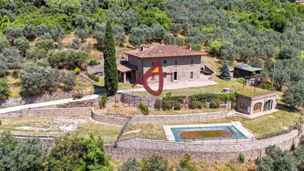 casa indipendente in vendita a Lamporecchio