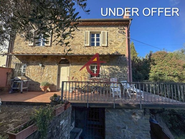 casa indipendente in vendita a Lamporecchio